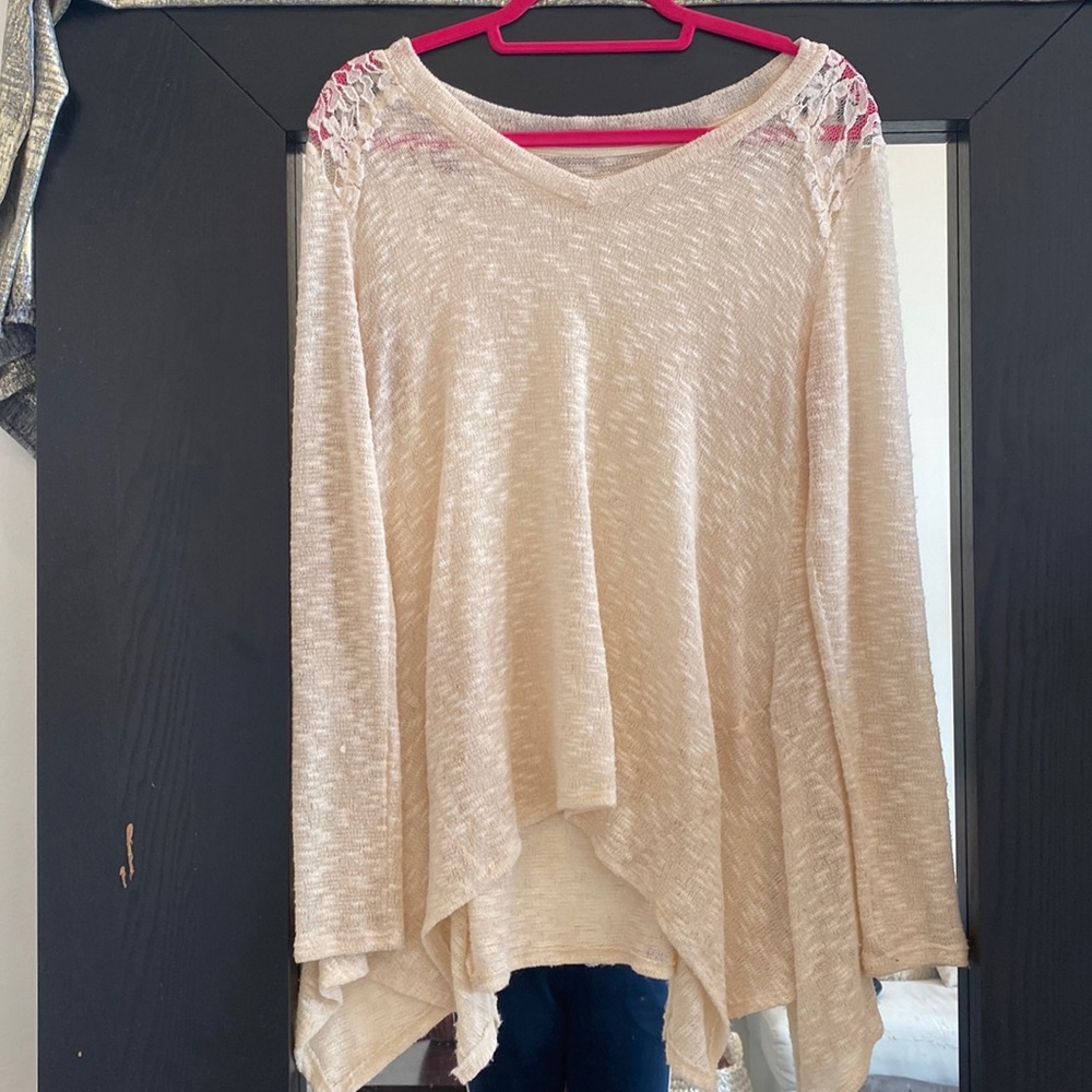 Lace shouldered slub fabric gorgeous top